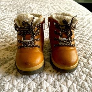 Baby boy winter boot sz 6